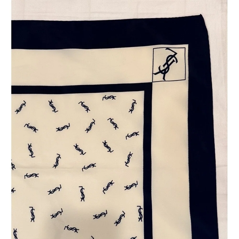 Yves Saint Laurent measurements 34in